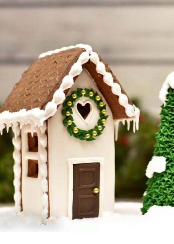 Name-Gingerbread House_Tag-Celebrations Vignettes_Season-Winter Christmas